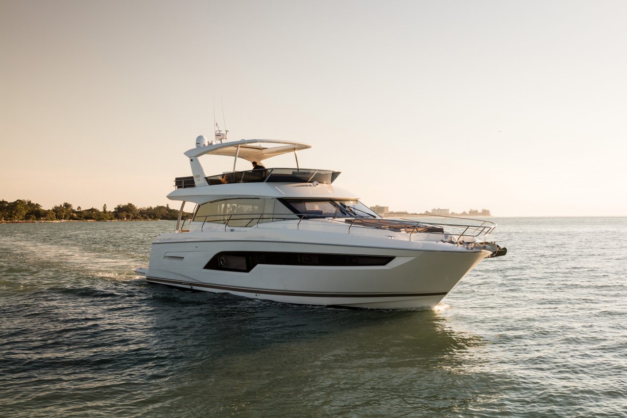 Prestige Yacht Preise: Hier Prestige 630 Fly