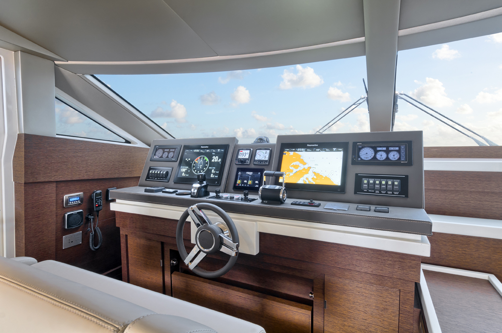 Prestige Yachts 750 Interior